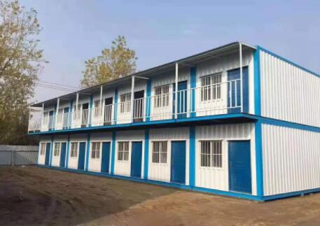 集裝箱活動(dòng)房比彩鋼板房好在哪里